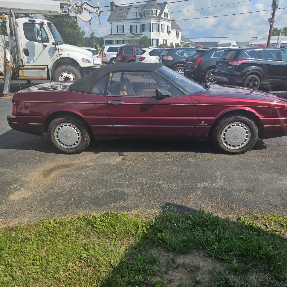 Cadillac Allante Base 1988