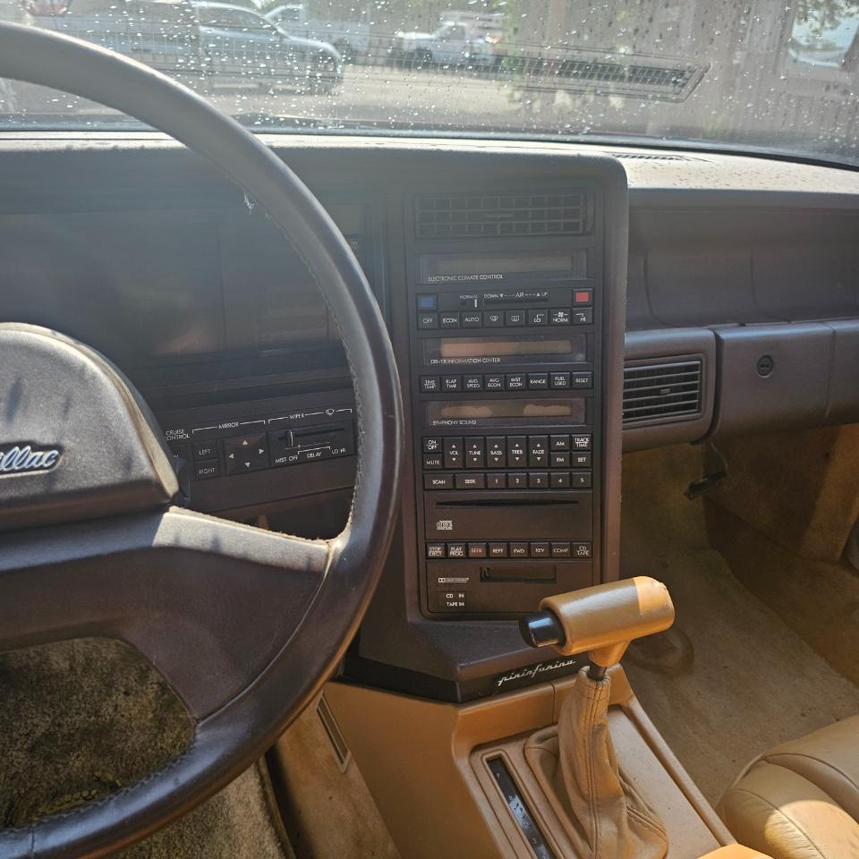 Cadillac Allante Base 1988