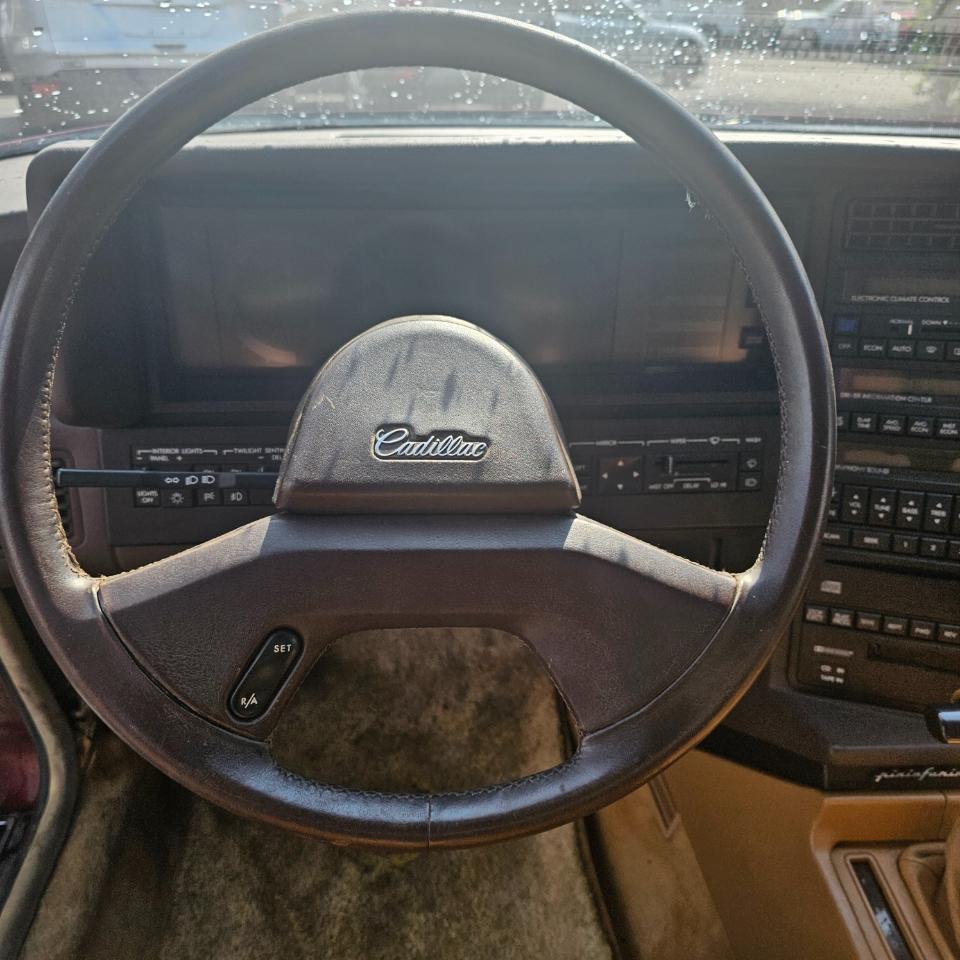 Cadillac Allante Base 1988
