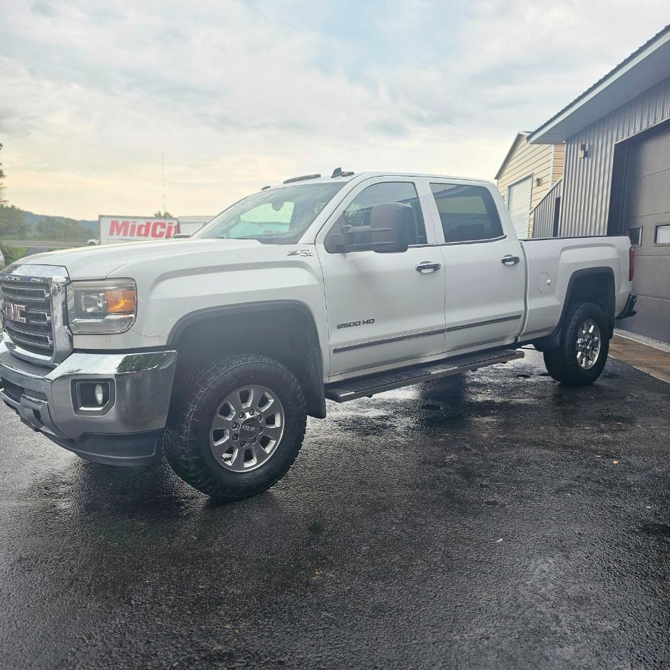 GMC Sierra 2500HD SLT Crew Cab 4WD 2015