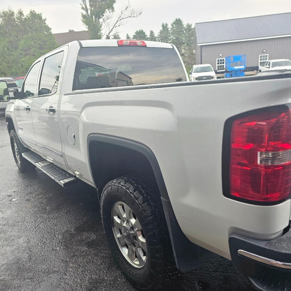 GMC Sierra 2500HD SLT Crew Cab 4WD 2015