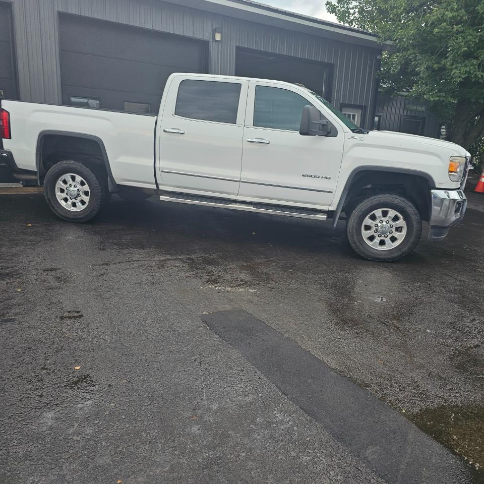GMC Sierra 2500HD SLT Crew Cab 4WD 2015