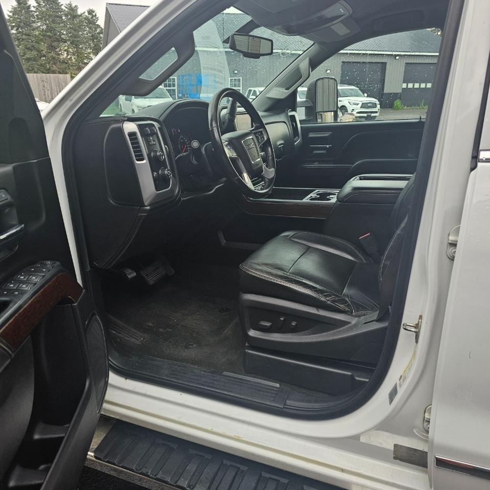 GMC Sierra 2500HD SLT Crew Cab 4WD 2015