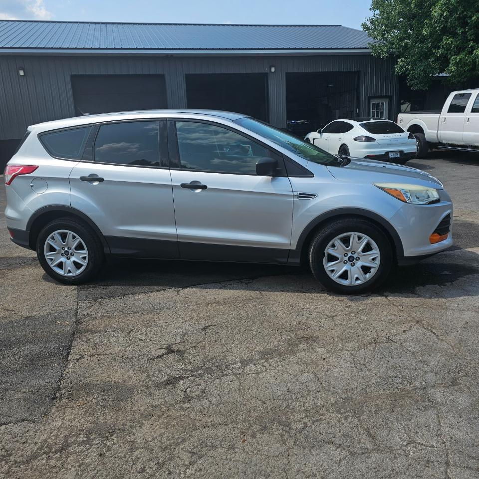 Ford Escape S FWD 2015