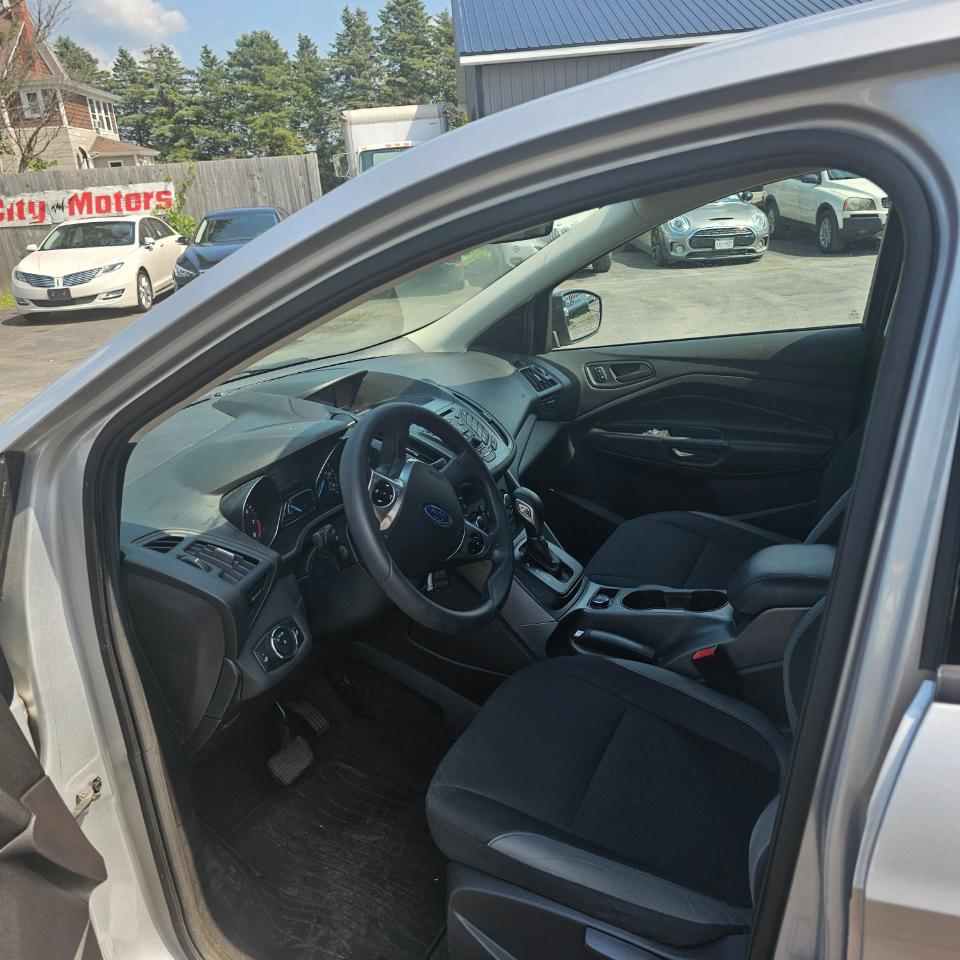 Ford Escape S FWD 2015