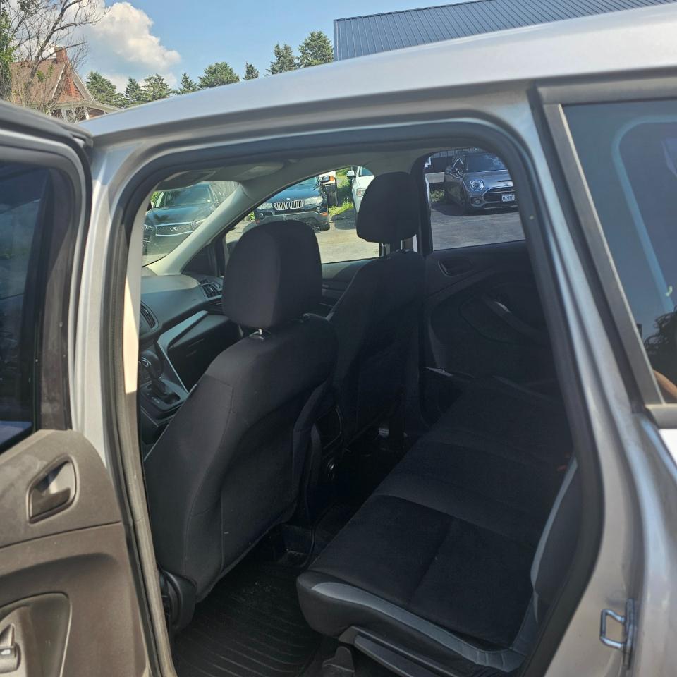 Ford Escape S FWD 2015