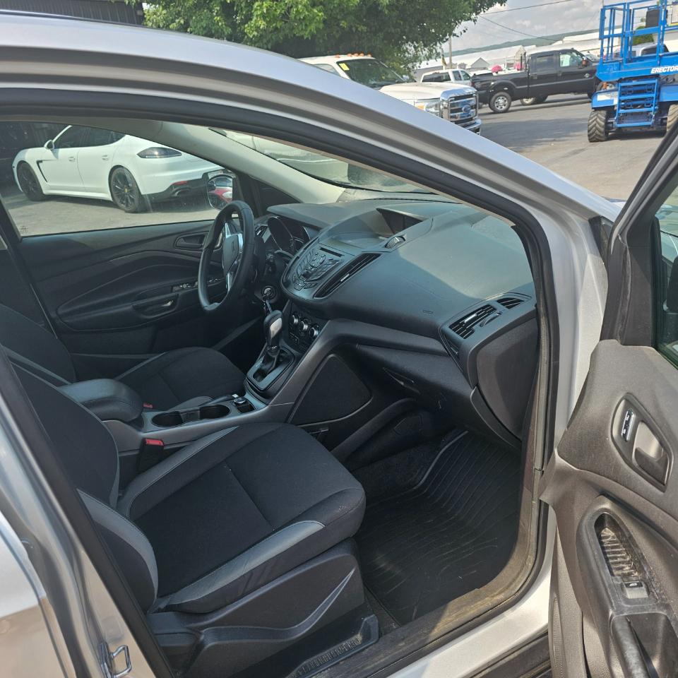 Ford Escape S FWD 2015