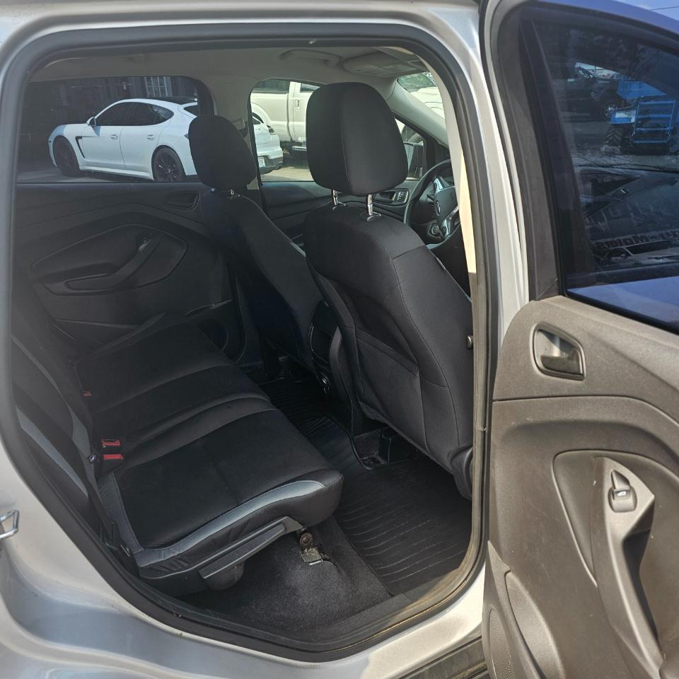 Ford Escape S FWD 2015
