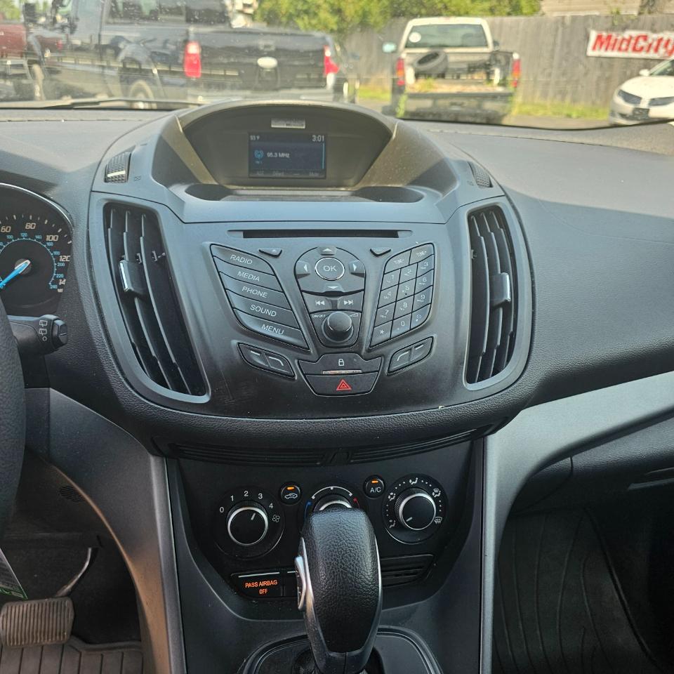 Ford Escape S FWD 2015