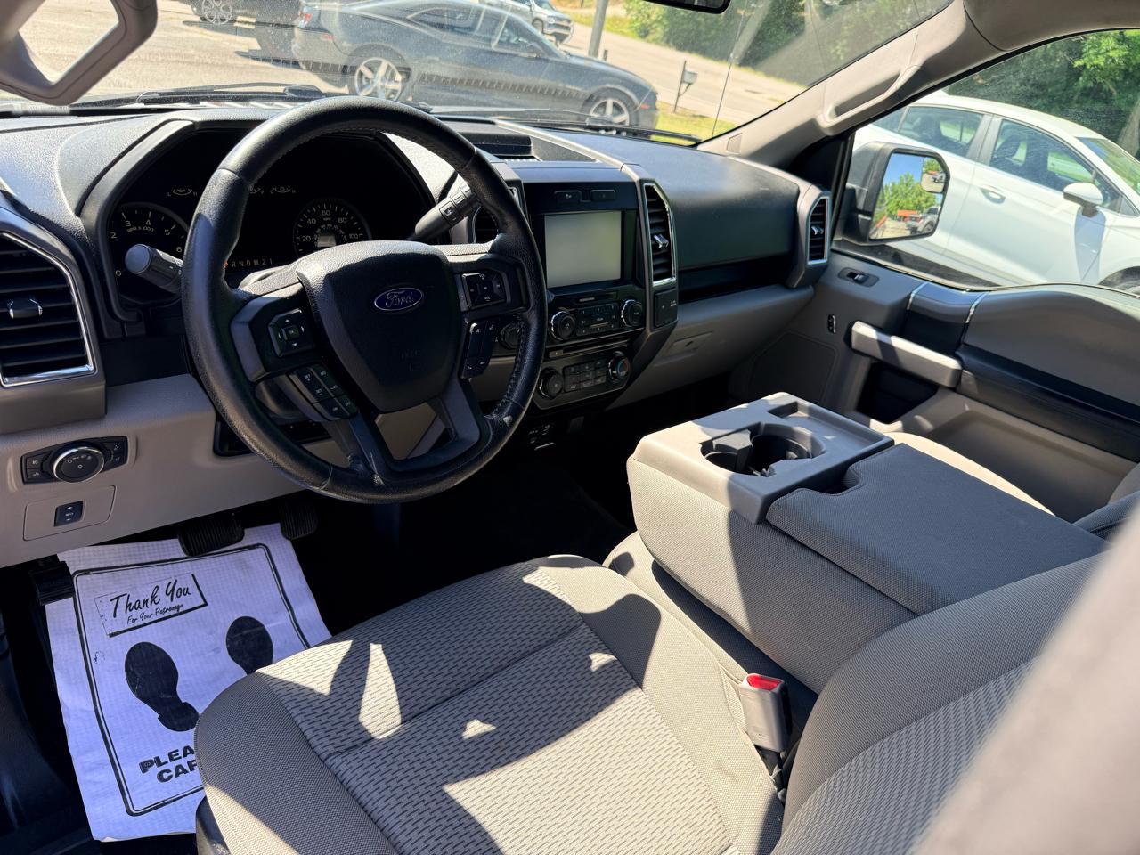 Ford F-150 2WD SuperCrew 150" XLT 2015