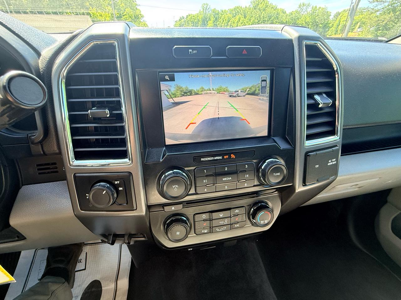 Ford F-150 2WD SuperCrew 150" XLT 2015