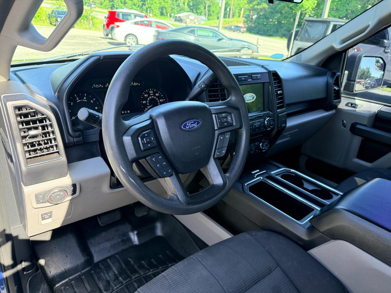 Ford F-150 SuperCrew Crew Cab 139" XLT 2018