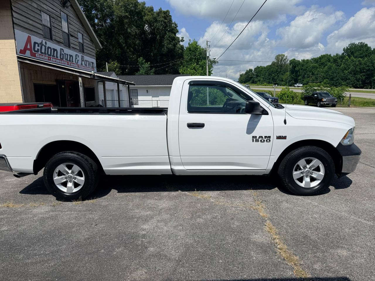 RAM 1500 2WD Reg Cab 120.5" ST 2018