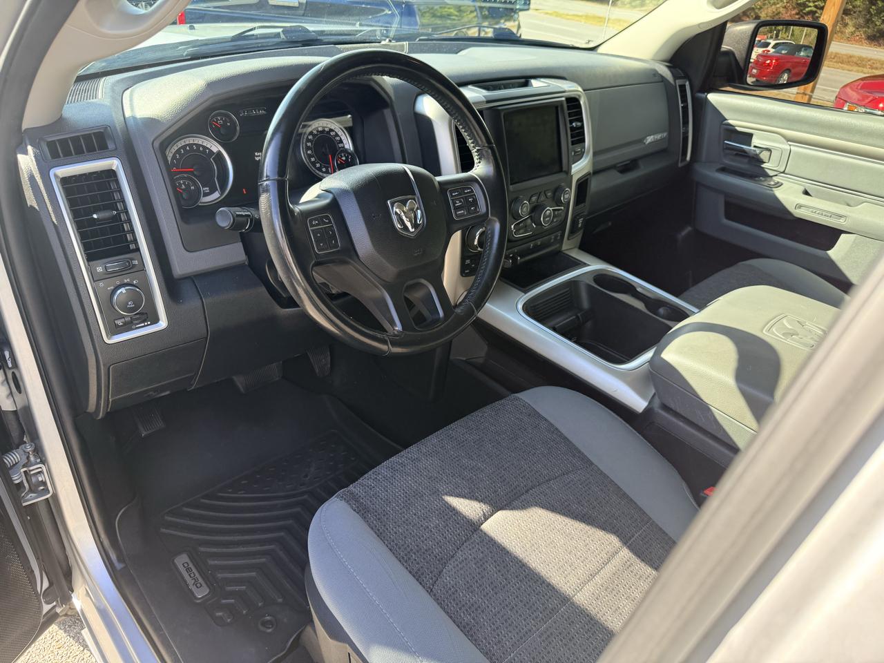 RAM 1500 Big Horn Crew Cab 4WD SWB 2018