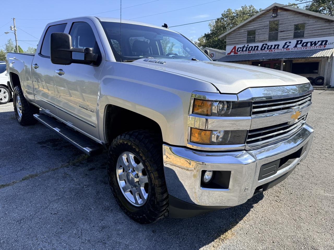 Chevrolet Silverado 2500HD LTZ Crew Cab Short Box 4WD 2015
