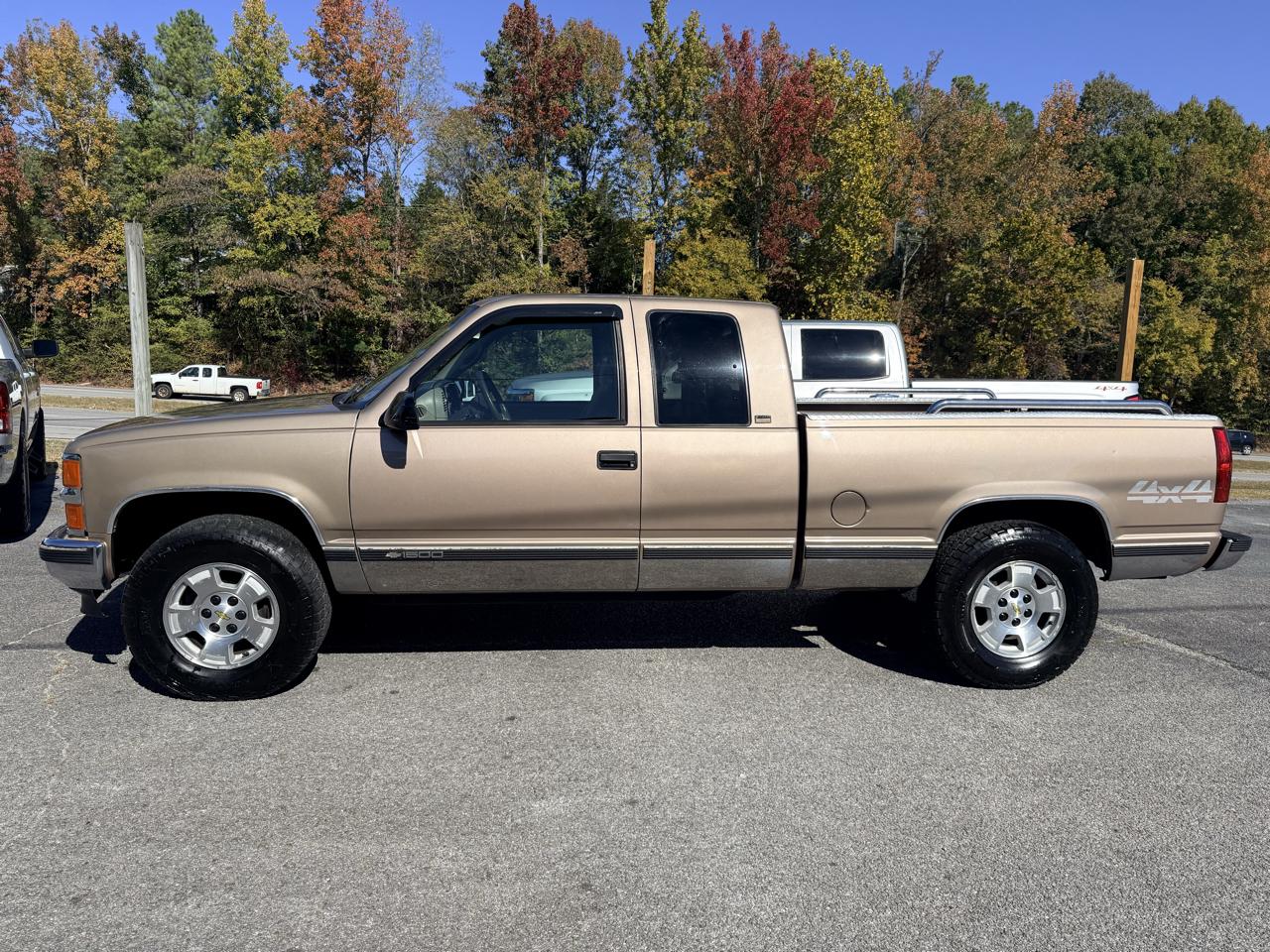 Chevrolet C/K 1500 Ext. Cab 6.5-ft. Bed 4WD 1996