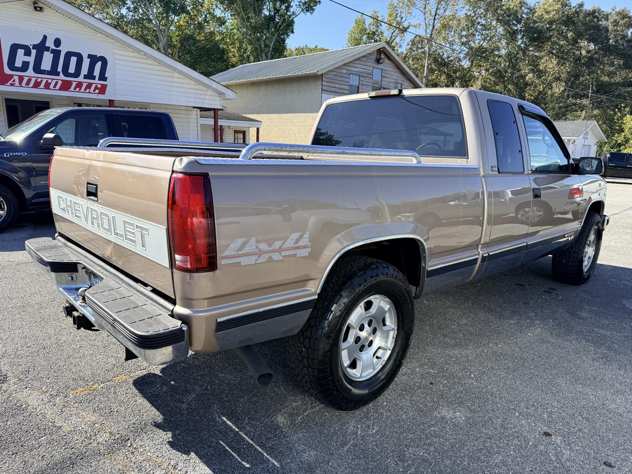 Chevrolet C/K 1500 Ext. Cab 6.5-ft. Bed 4WD 1996