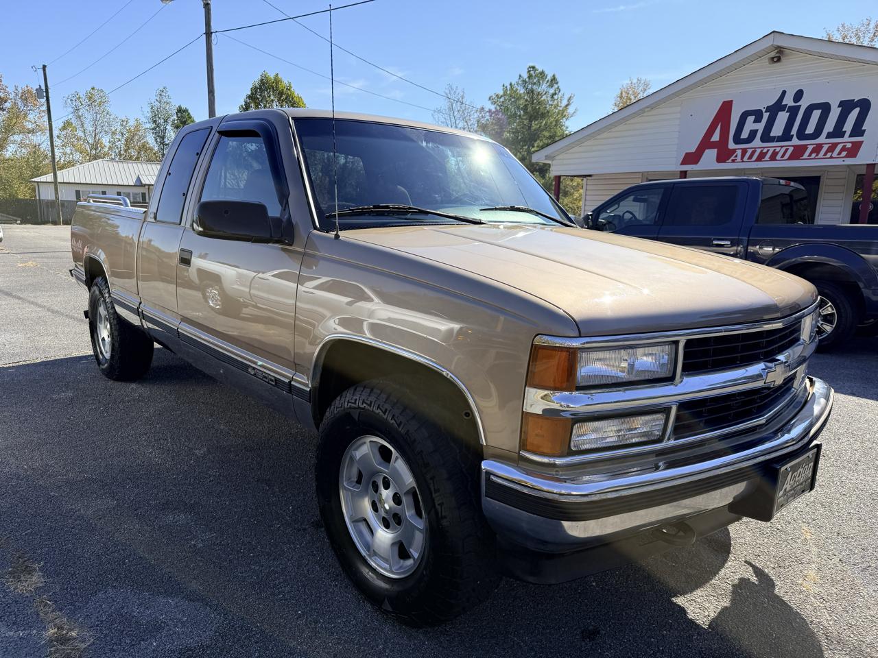 Chevrolet C/K 1500 Ext. Cab 6.5-ft. Bed 4WD 1996