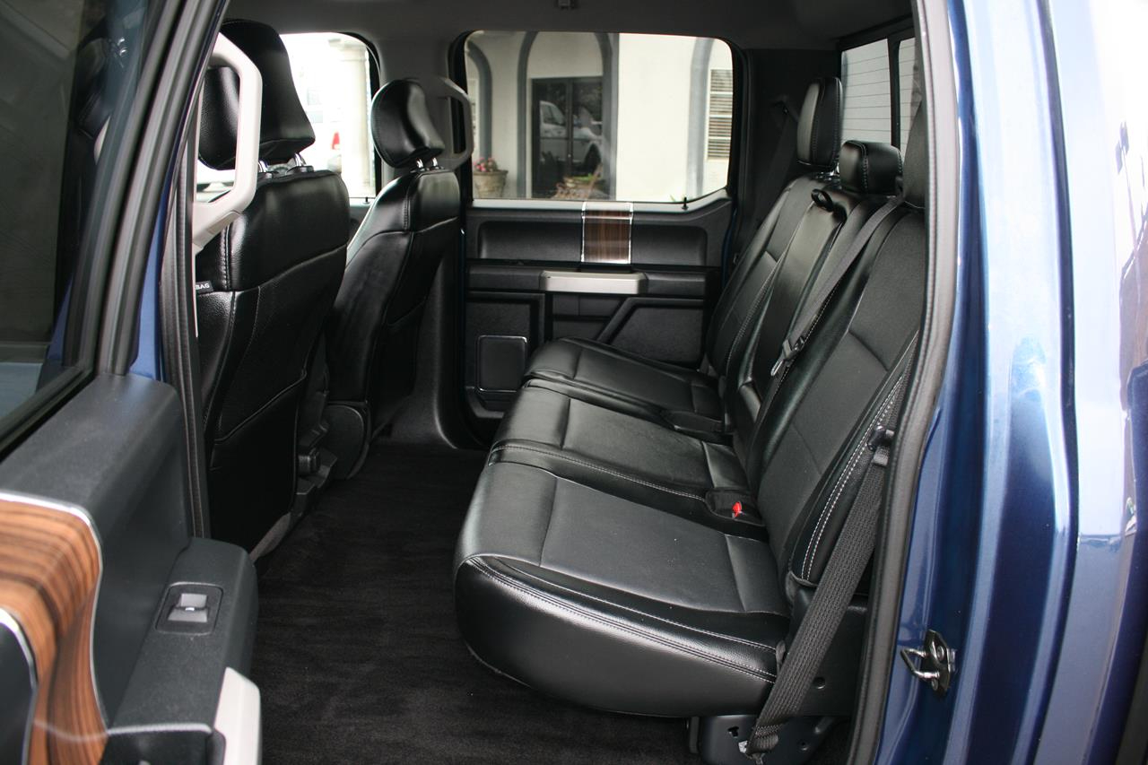 Ford F-150 2WD SuperCrew 145" Lariat 2015 Ford F-150 2WD SuperCrew 145" Lariat 2015