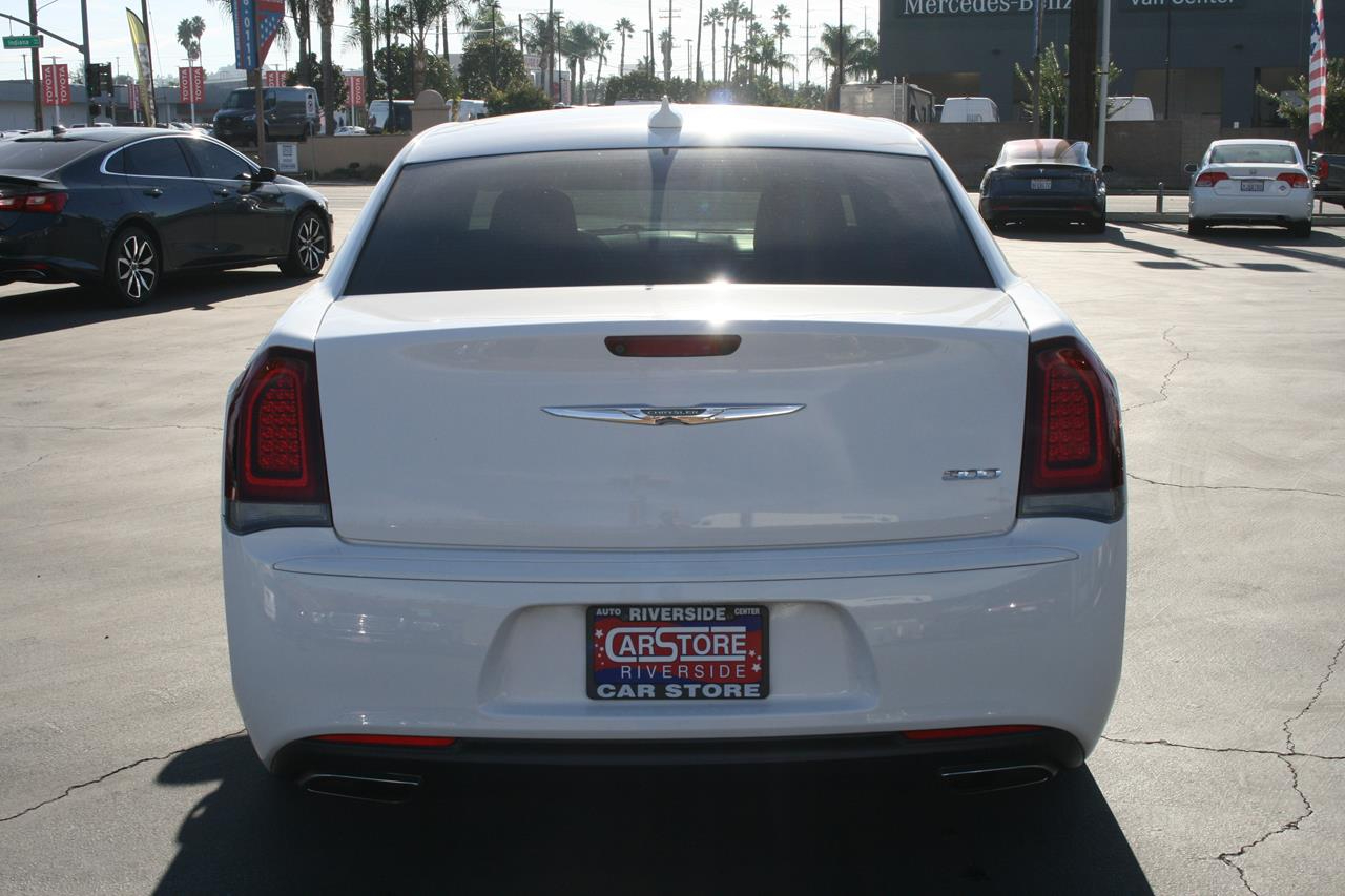 Chrysler 300 Touring RWD 2018 Chrysler 300 Touring RWD 2018