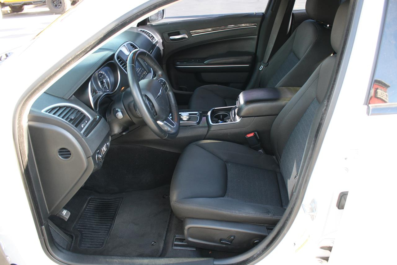 Chrysler 300 Touring RWD 2018 Chrysler 300 Touring RWD 2018