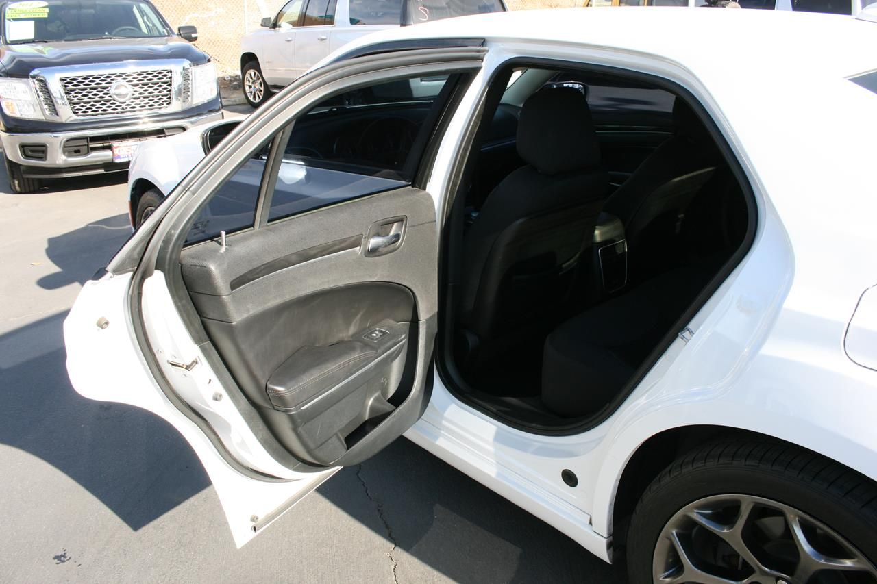 Chrysler 300 Touring RWD 2018 Chrysler 300 Touring RWD 2018