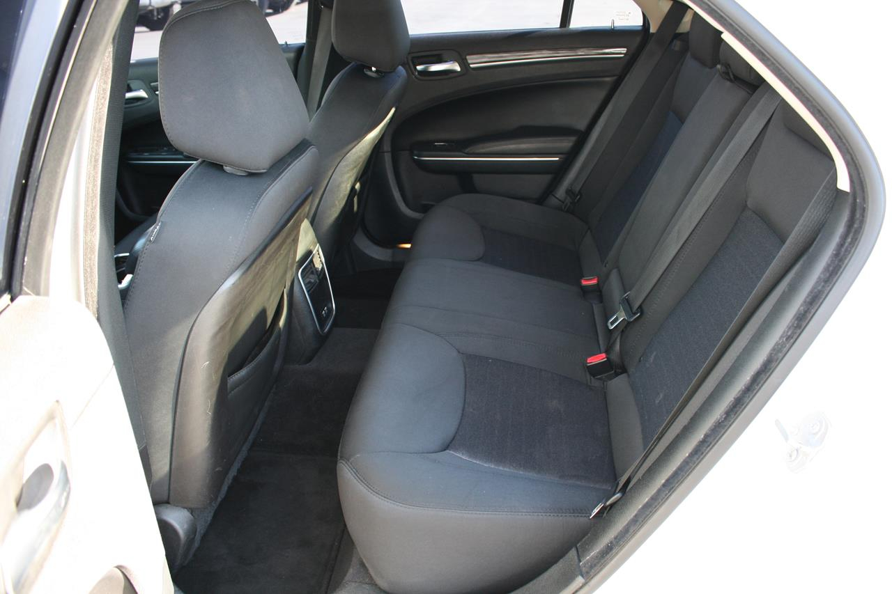 Chrysler 300 Touring RWD 2018 Chrysler 300 Touring RWD 2018