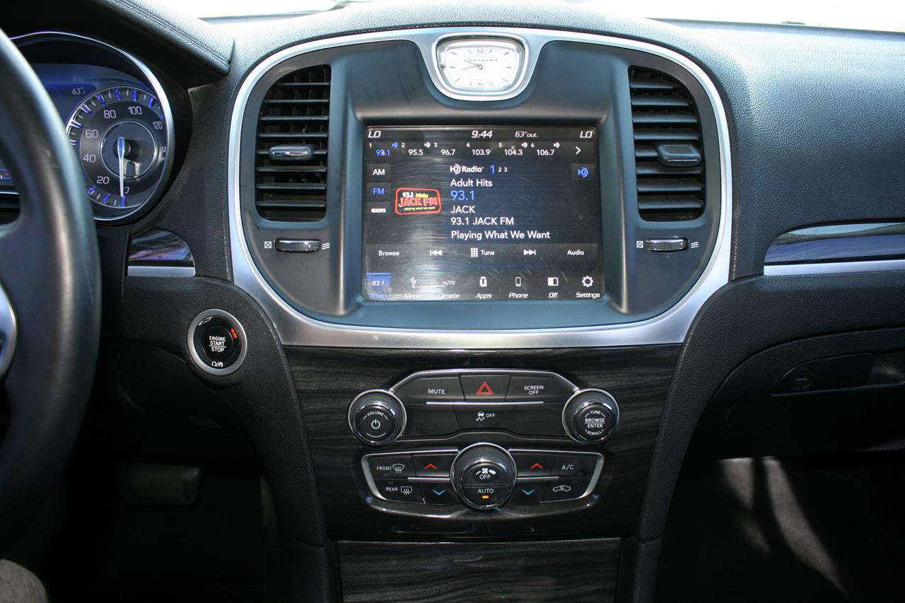 Chrysler 300 Touring RWD 2018 Chrysler 300 Touring RWD 2018