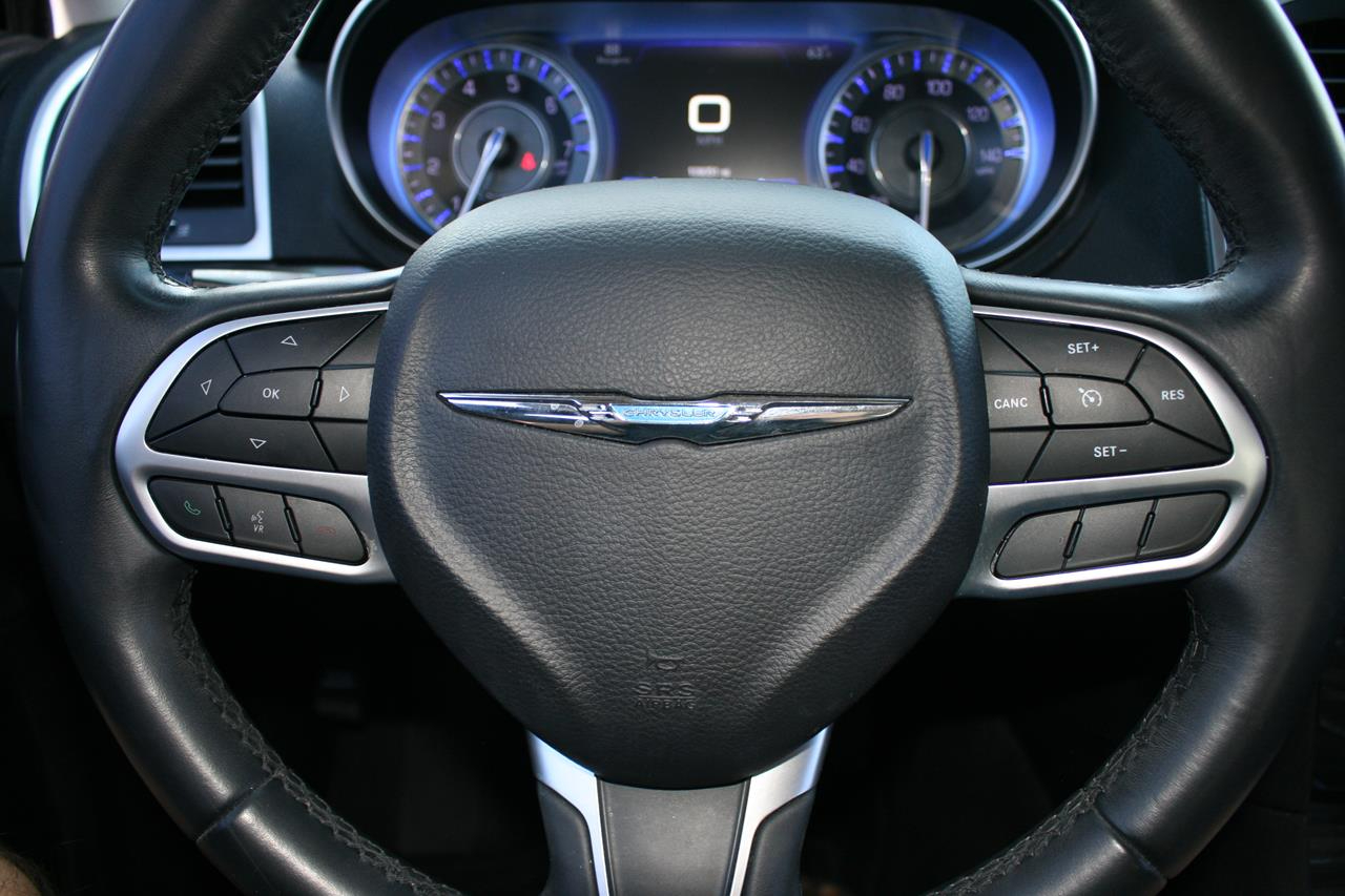 Chrysler 300 Touring RWD 2018 Chrysler 300 Touring RWD 2018