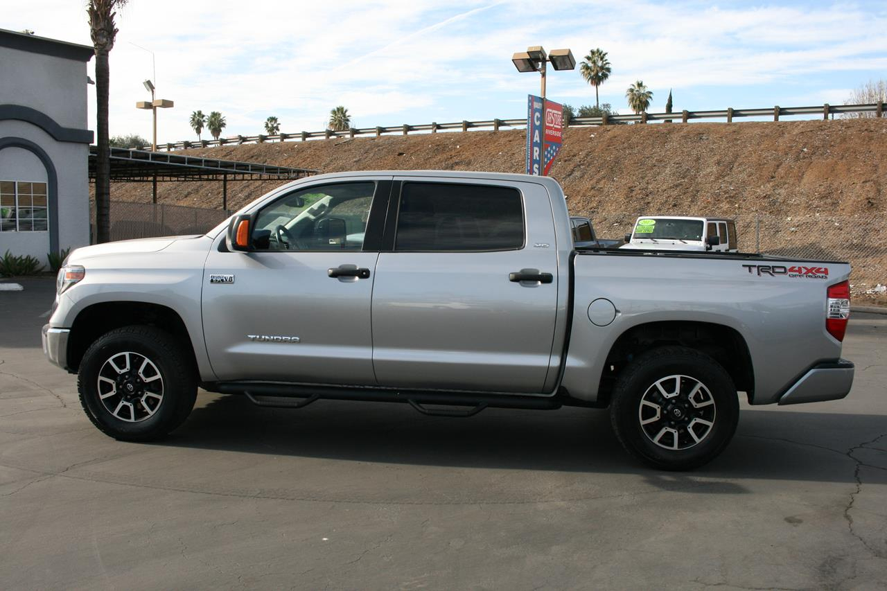 Toyota Tundra 4WD TRD Pro CrewMax 5.5' Bed 5.7L FFV (Natl) 2018