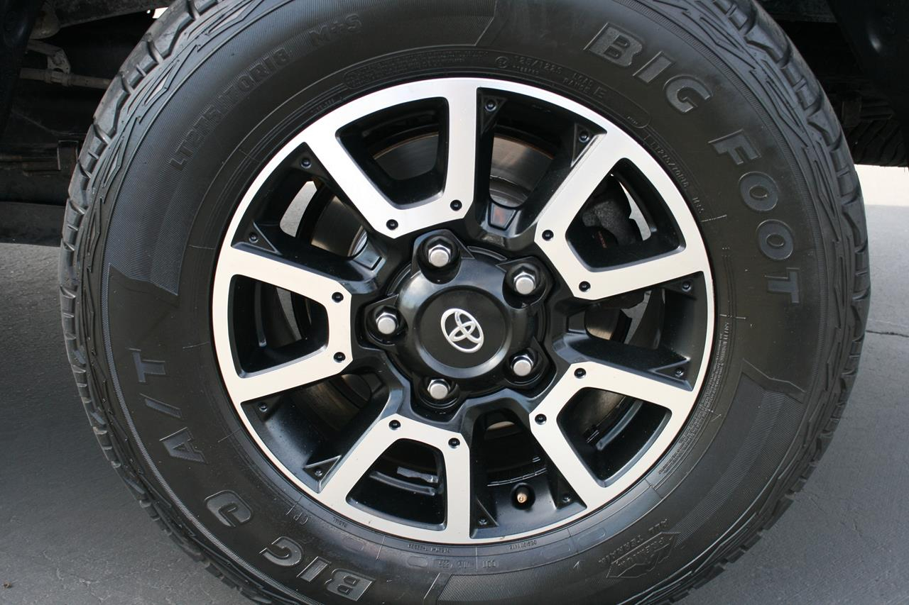 Toyota Tundra 4WD TRD Pro CrewMax 5.5' Bed 5.7L FFV (Natl) 2018