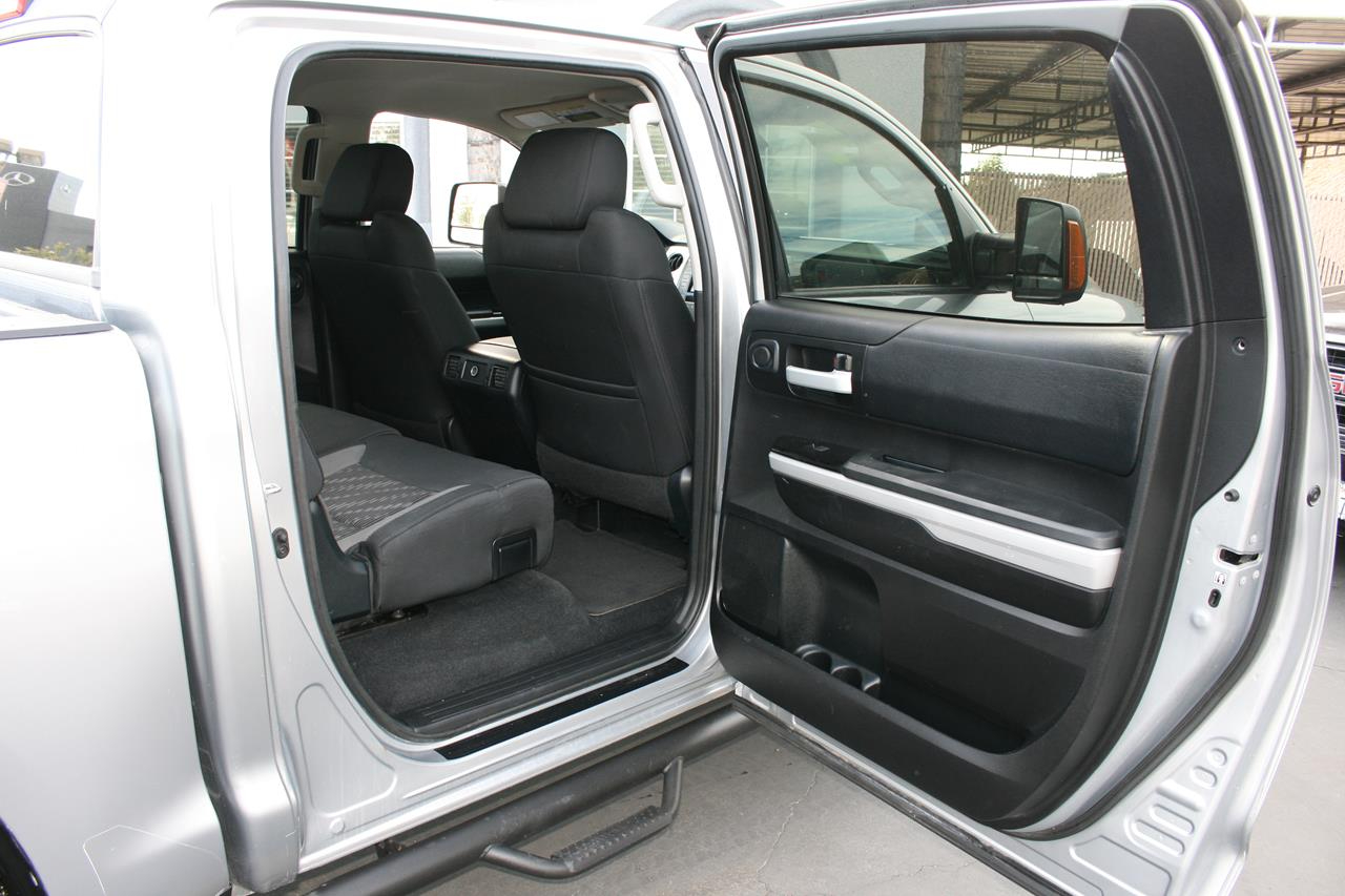 Toyota Tundra 4WD TRD Pro CrewMax 5.5' Bed 5.7L FFV (Natl) 2018