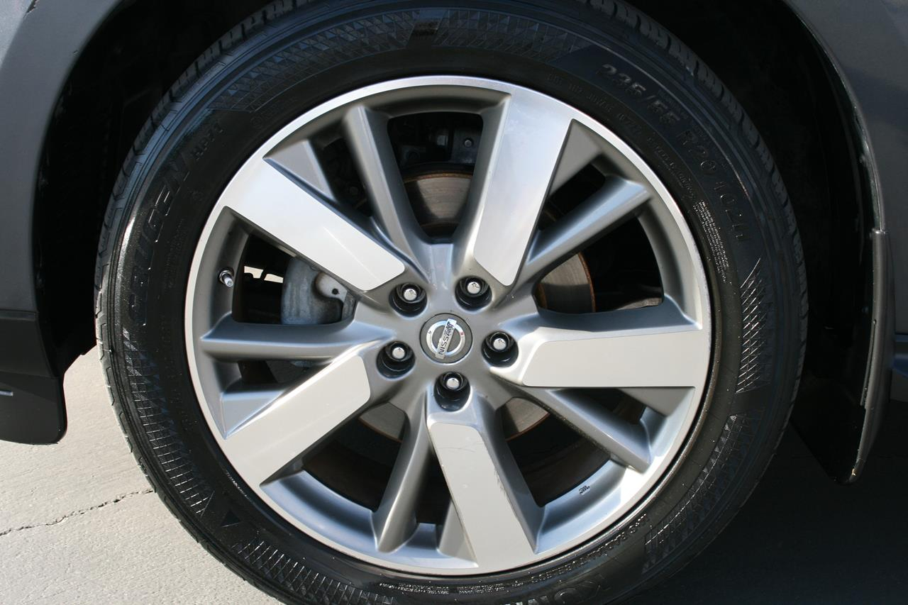 Nissan Pathfinder 2WD 4dr Platinum 2014