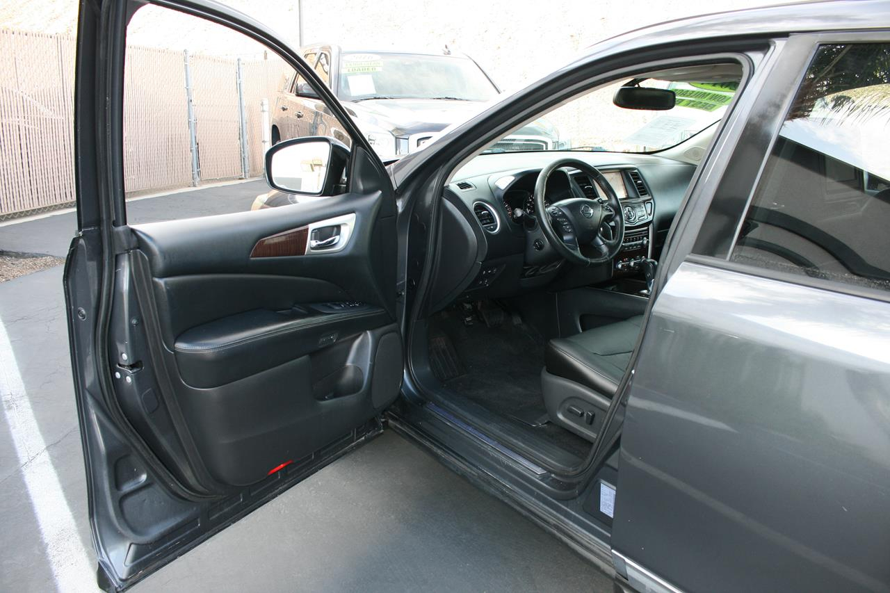 Nissan Pathfinder 2WD 4dr Platinum 2014