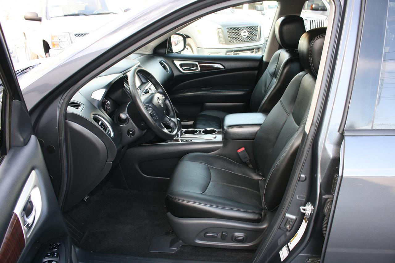 Nissan Pathfinder 2WD 4dr Platinum 2014