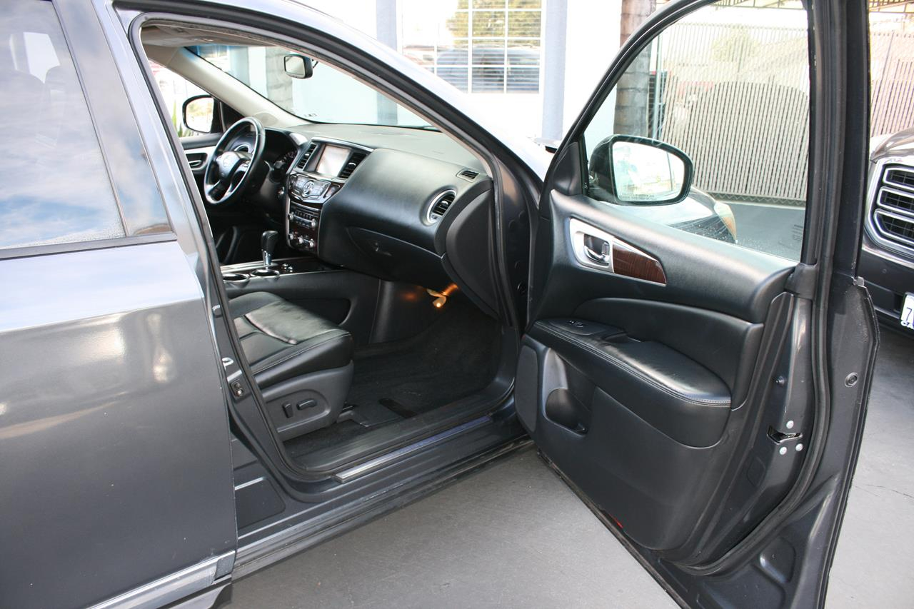 Nissan Pathfinder 2WD 4dr Platinum 2014