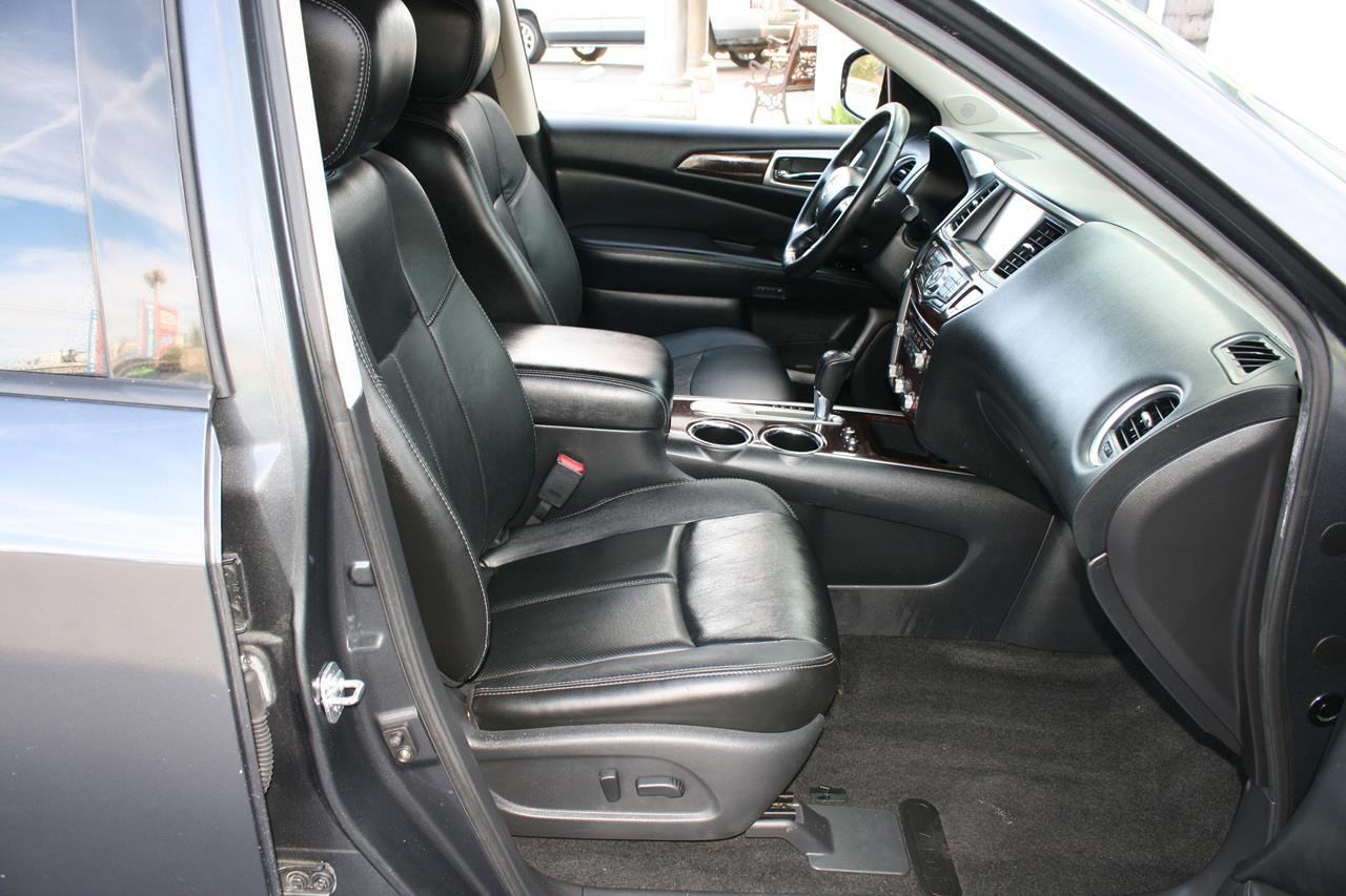 Nissan Pathfinder 2WD 4dr Platinum 2014