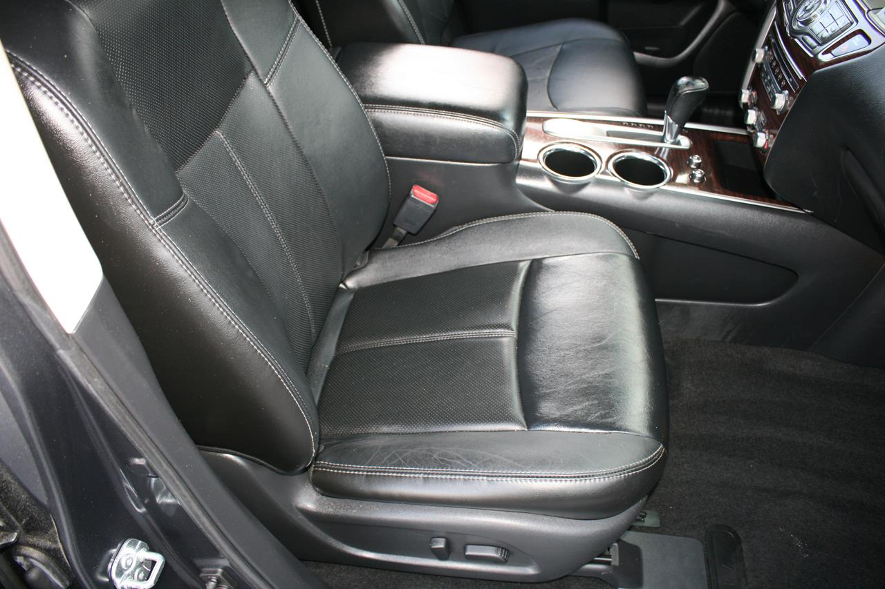 Nissan Pathfinder 2WD 4dr Platinum 2014