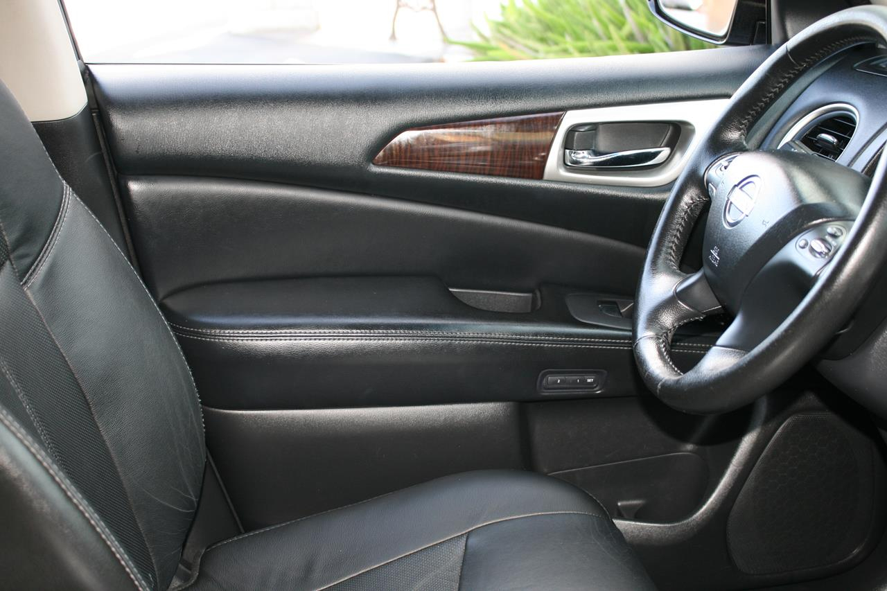 Nissan Pathfinder 2WD 4dr Platinum 2014