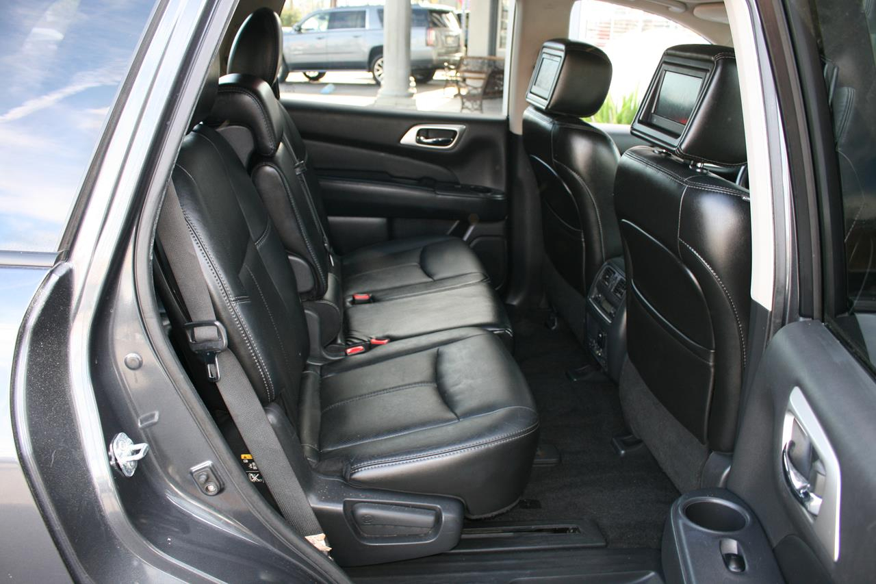 Nissan Pathfinder 2WD 4dr Platinum 2014