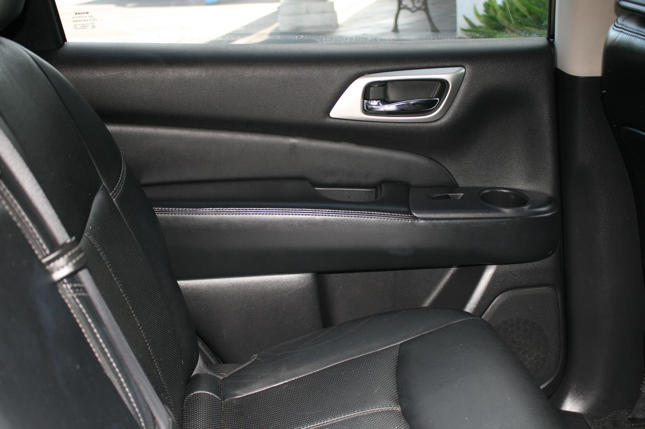 Nissan Pathfinder 2WD 4dr Platinum 2014