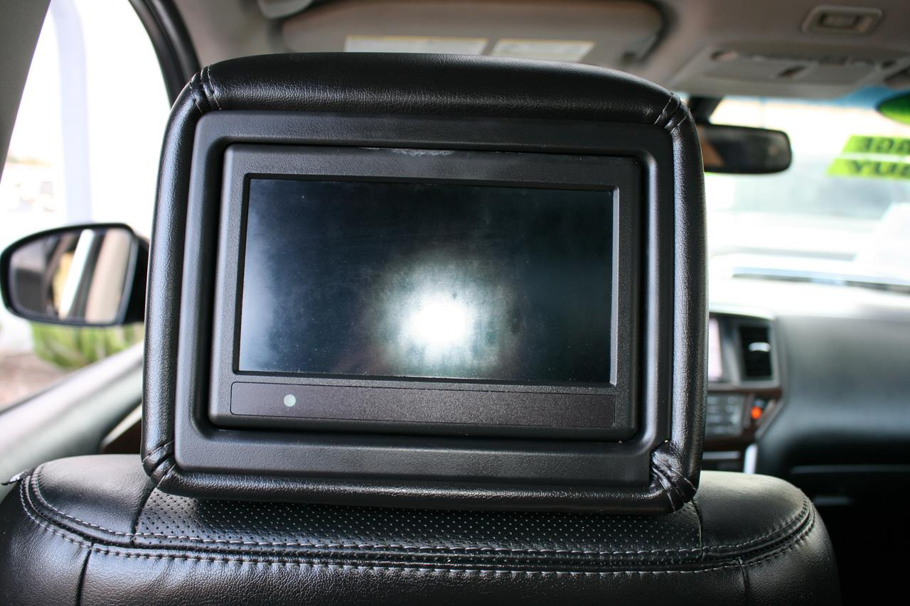 Nissan Pathfinder 2WD 4dr Platinum 2014