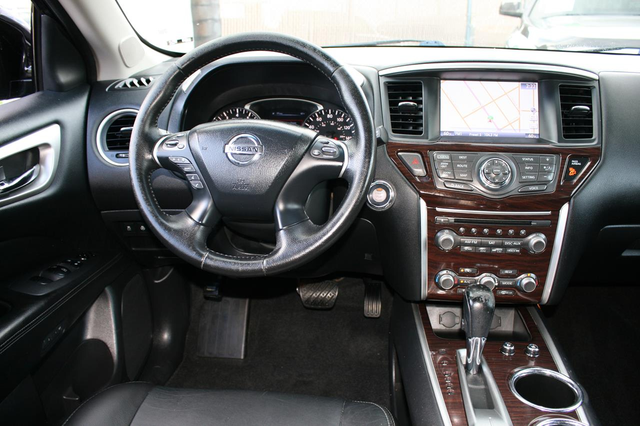 Nissan Pathfinder 2WD 4dr Platinum 2014