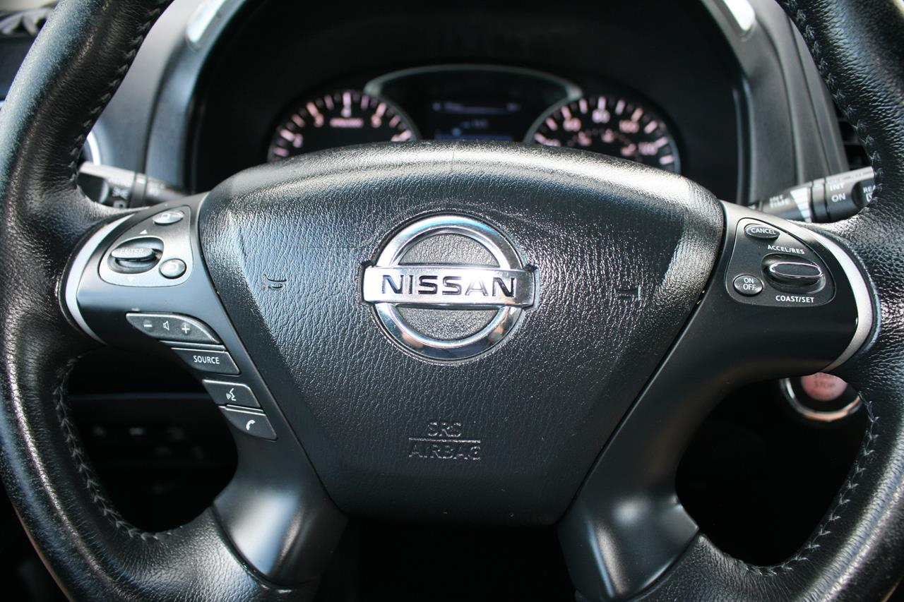 Nissan Pathfinder 2WD 4dr Platinum 2014