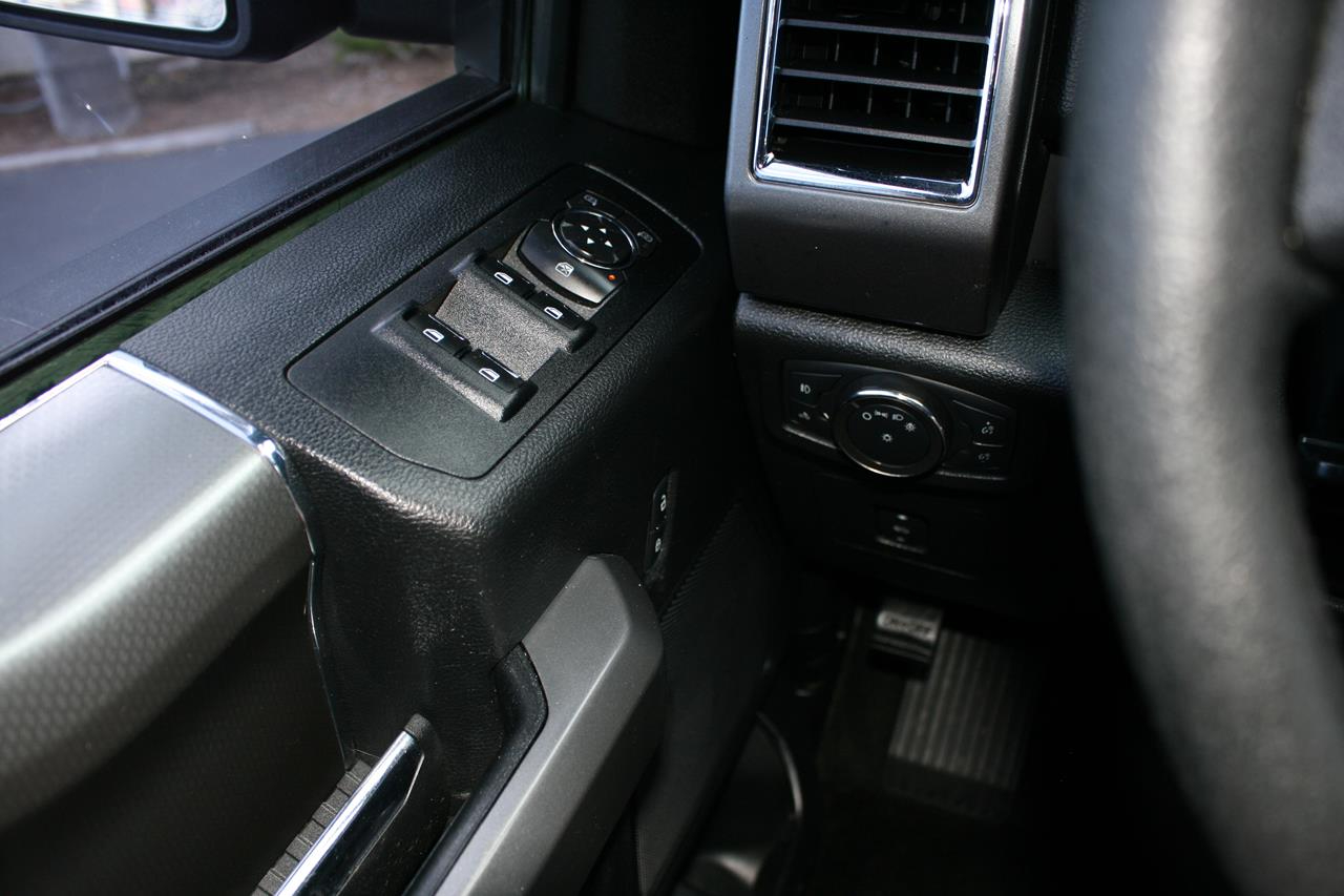 Ford F-150 2WD SuperCrew 157" XLT 2015