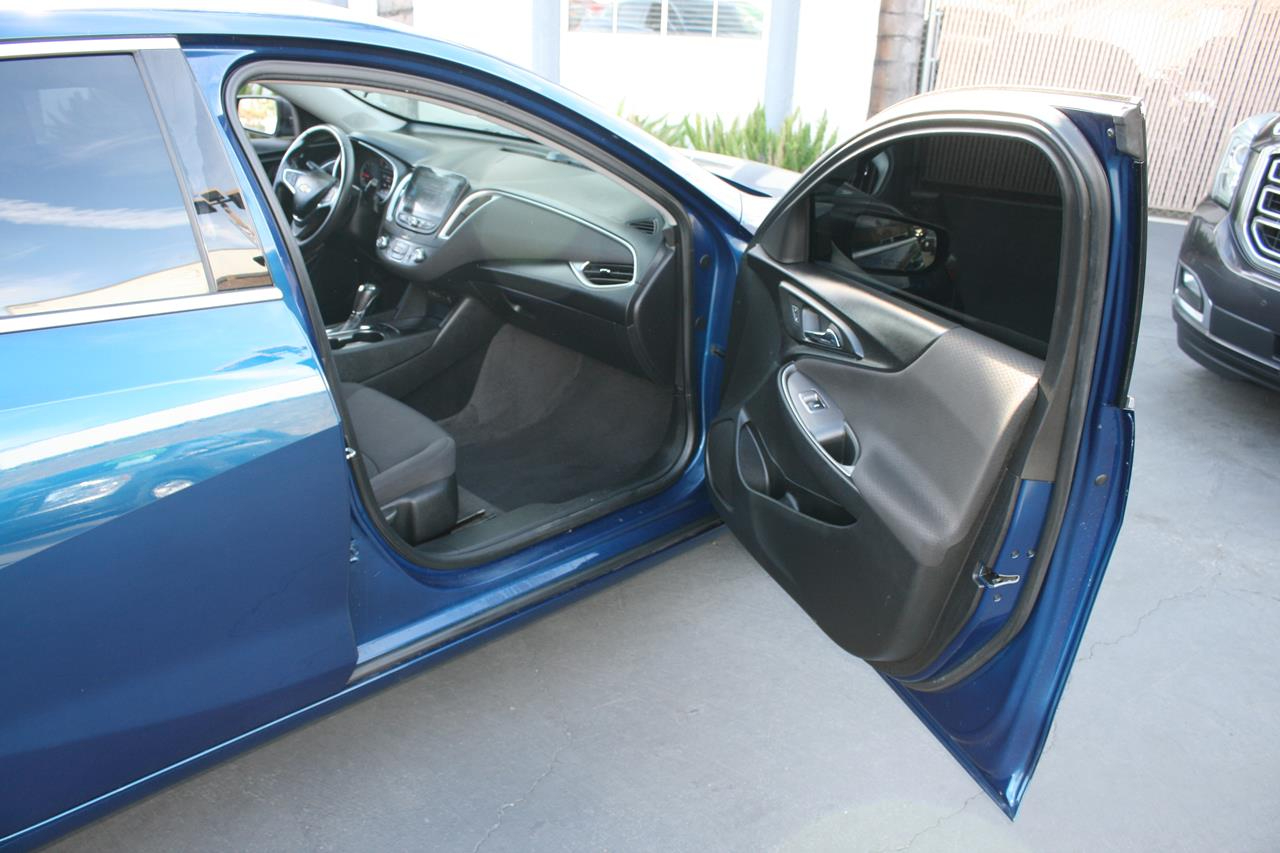 Chevrolet Malibu 4dr Sdn RS w/1SP 2019