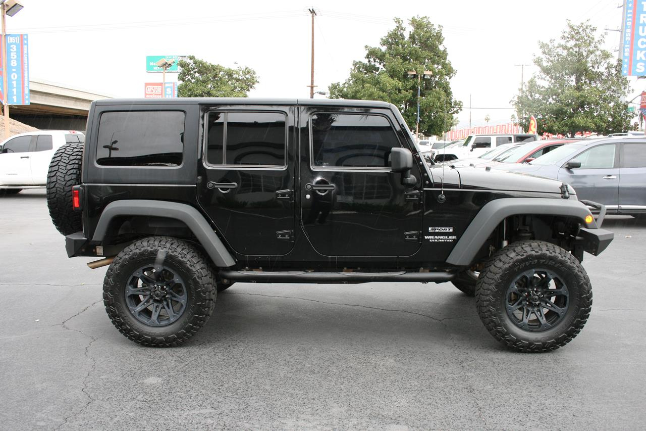 Jeep Wrangler Unlimited 4WD 4dr Sport 2016