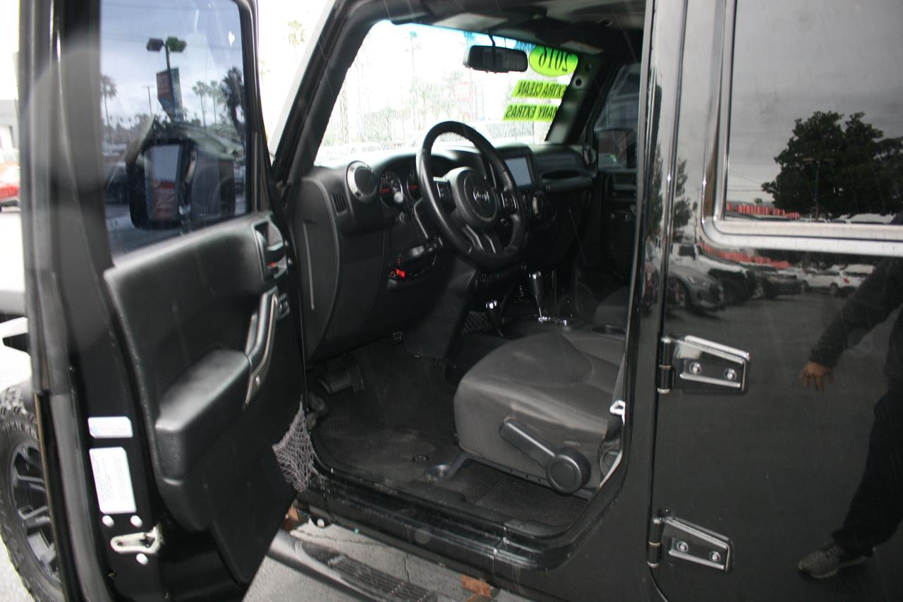 Jeep Wrangler Unlimited 4WD 4dr Sport 2016