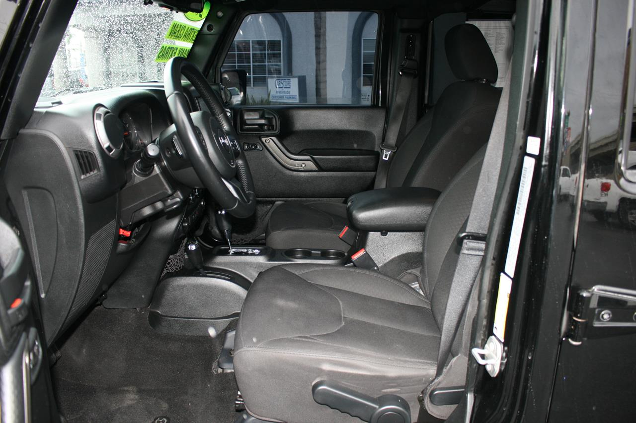 Jeep Wrangler Unlimited 4WD 4dr Sport 2016