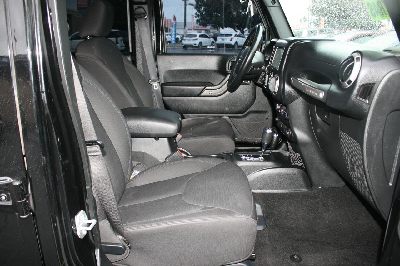 Jeep Wrangler Unlimited 4WD 4dr Sport 2016